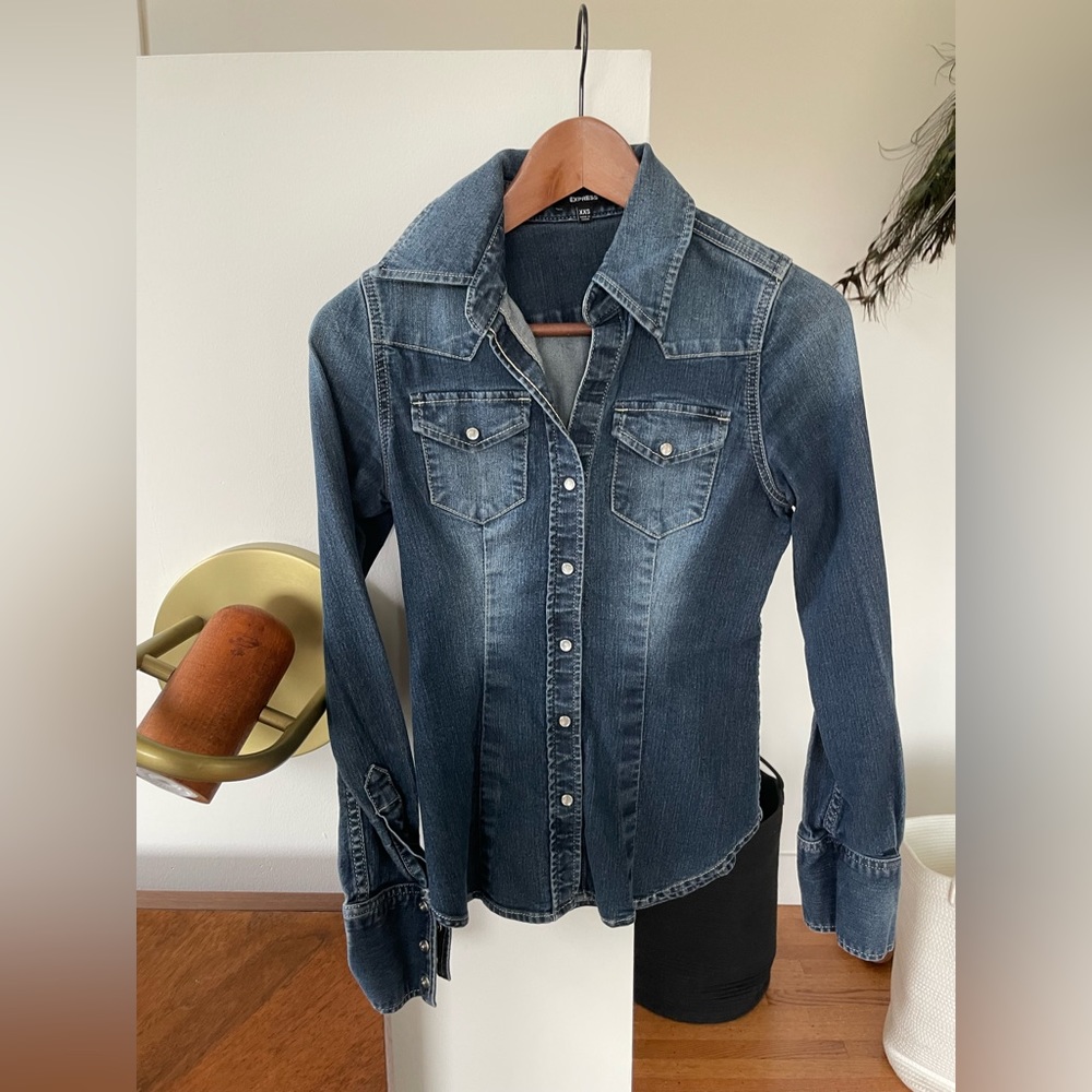 Snap down denim cowboy shirt.